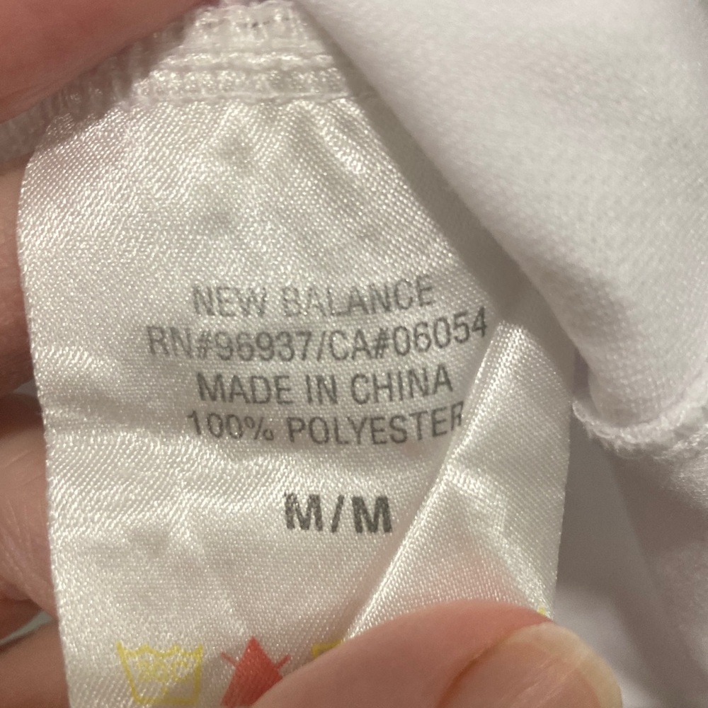 🔴 New Balance Classic White Tank Top - Picture 7 of 7